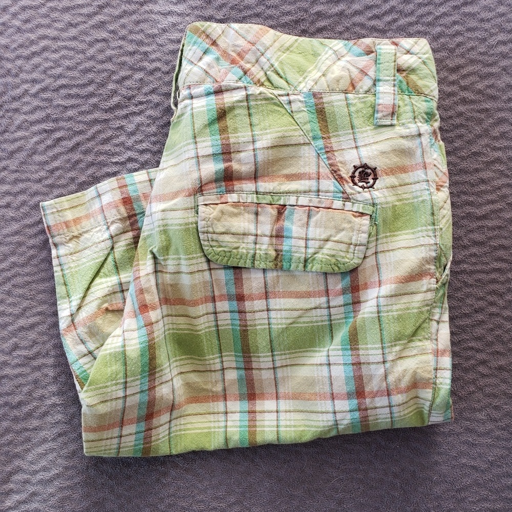 Shorts - Picture 2 of 3